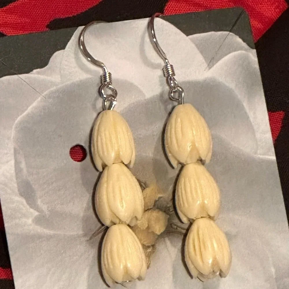Made on Maui Triple Pikake Flower Drop 1.75